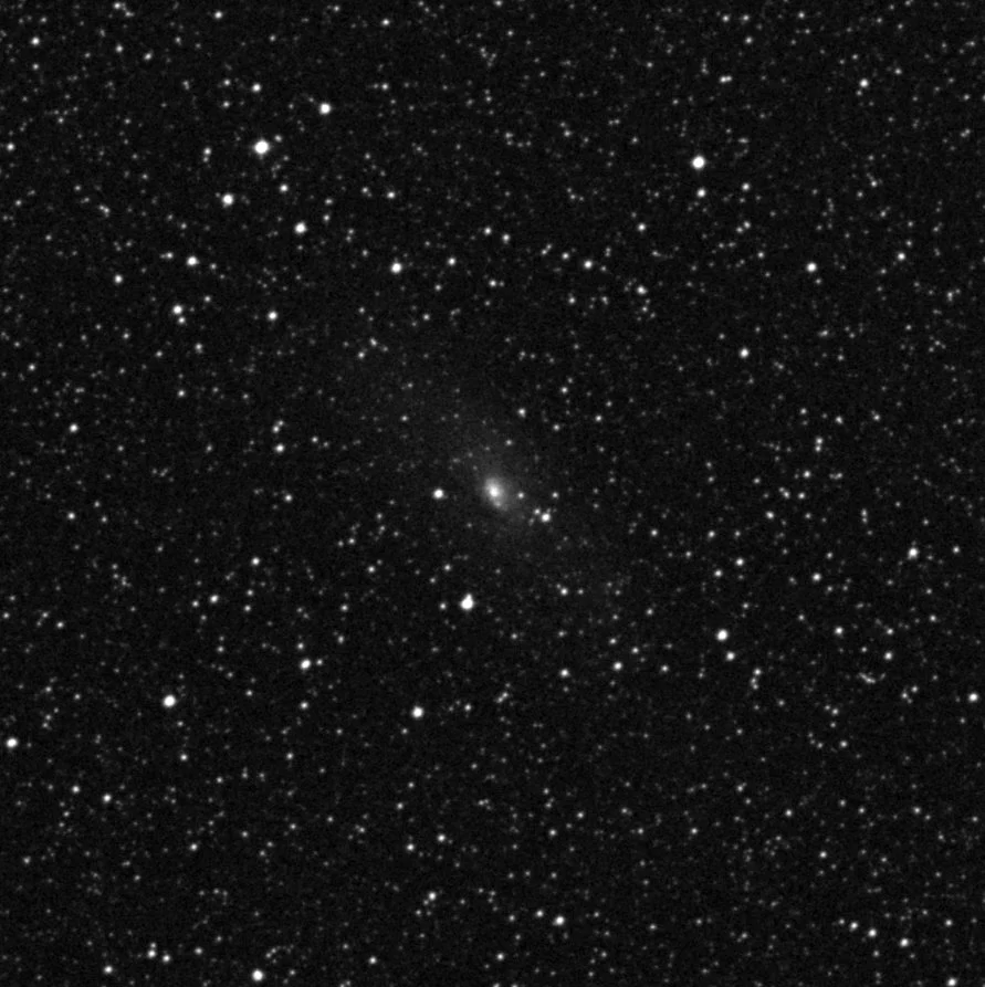 Imagem de referência (DSS2) de ESO097-013 — Circinus Galaxy — objeto ainda não capturado no observatório