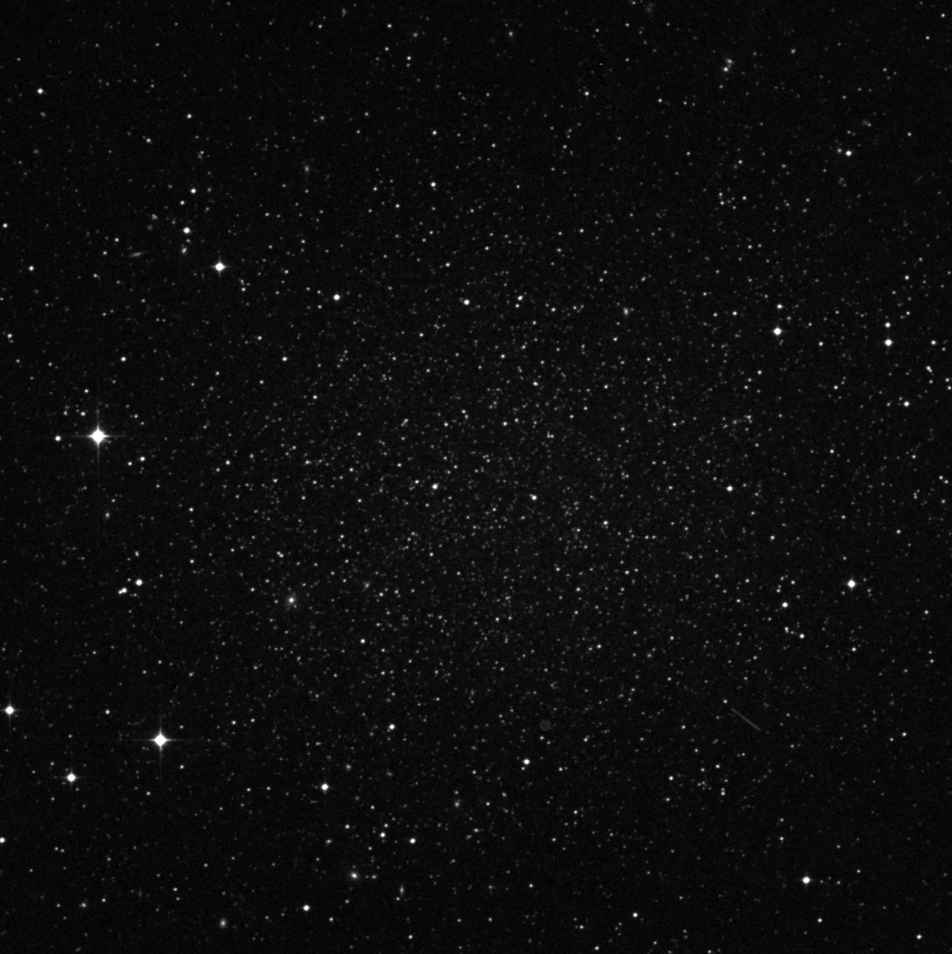 Imagem de referência (DSS2) de ESO351-030 — Sculptor Dwarf Elliptical — objeto ainda não capturado no observatório