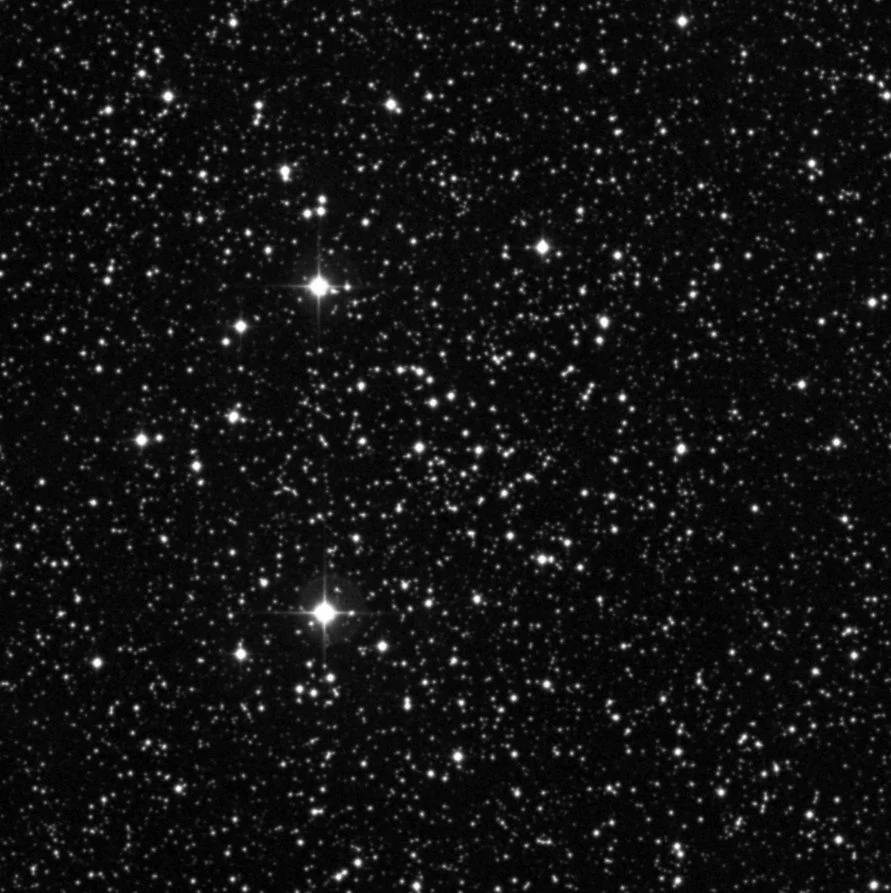 Imagem de referência (DSS2) de IC 1442 — objeto ainda não capturado no observatório