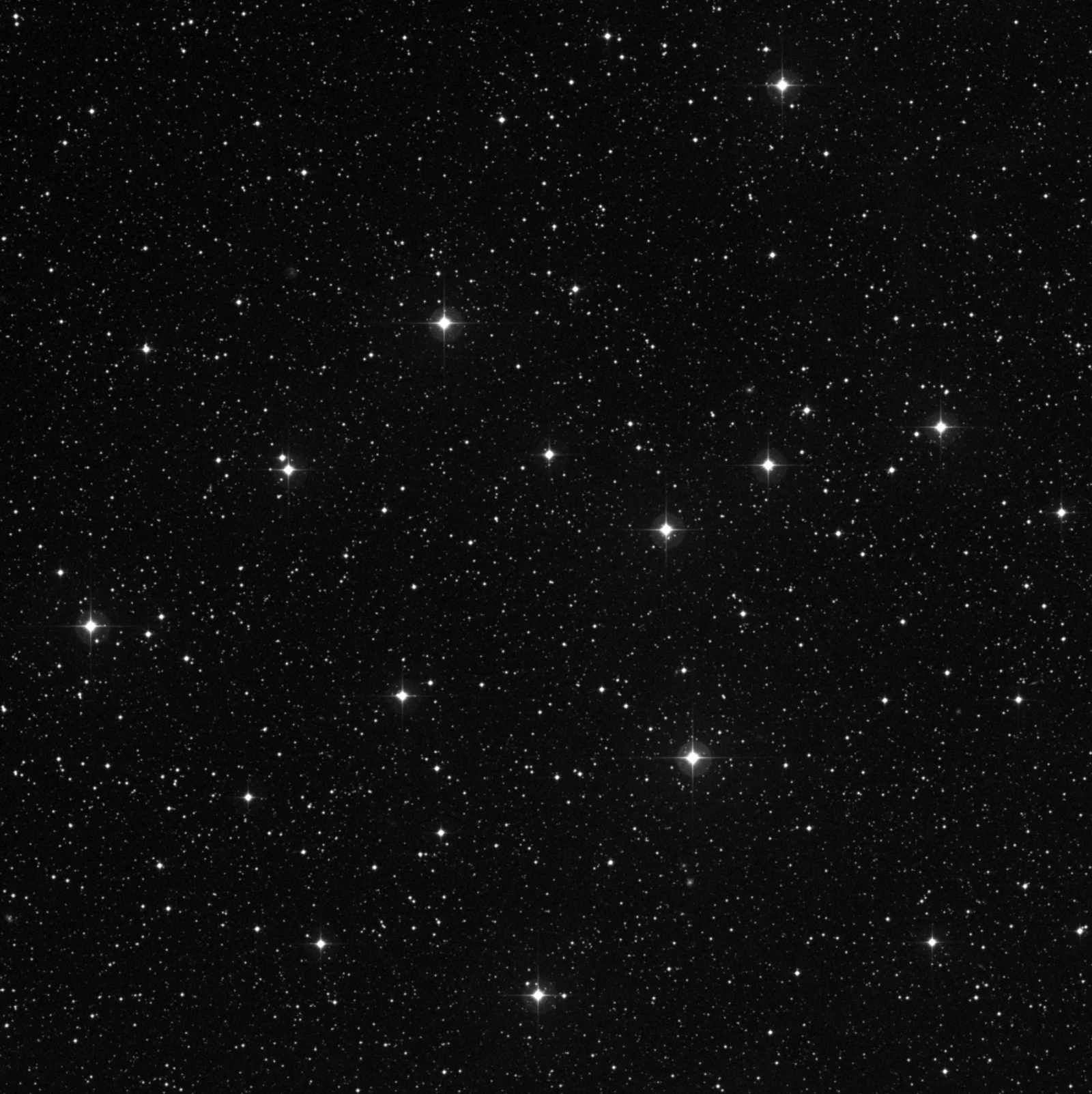 Imagem de referência (DSS2) de IC 4665 — objeto ainda não capturado no observatório