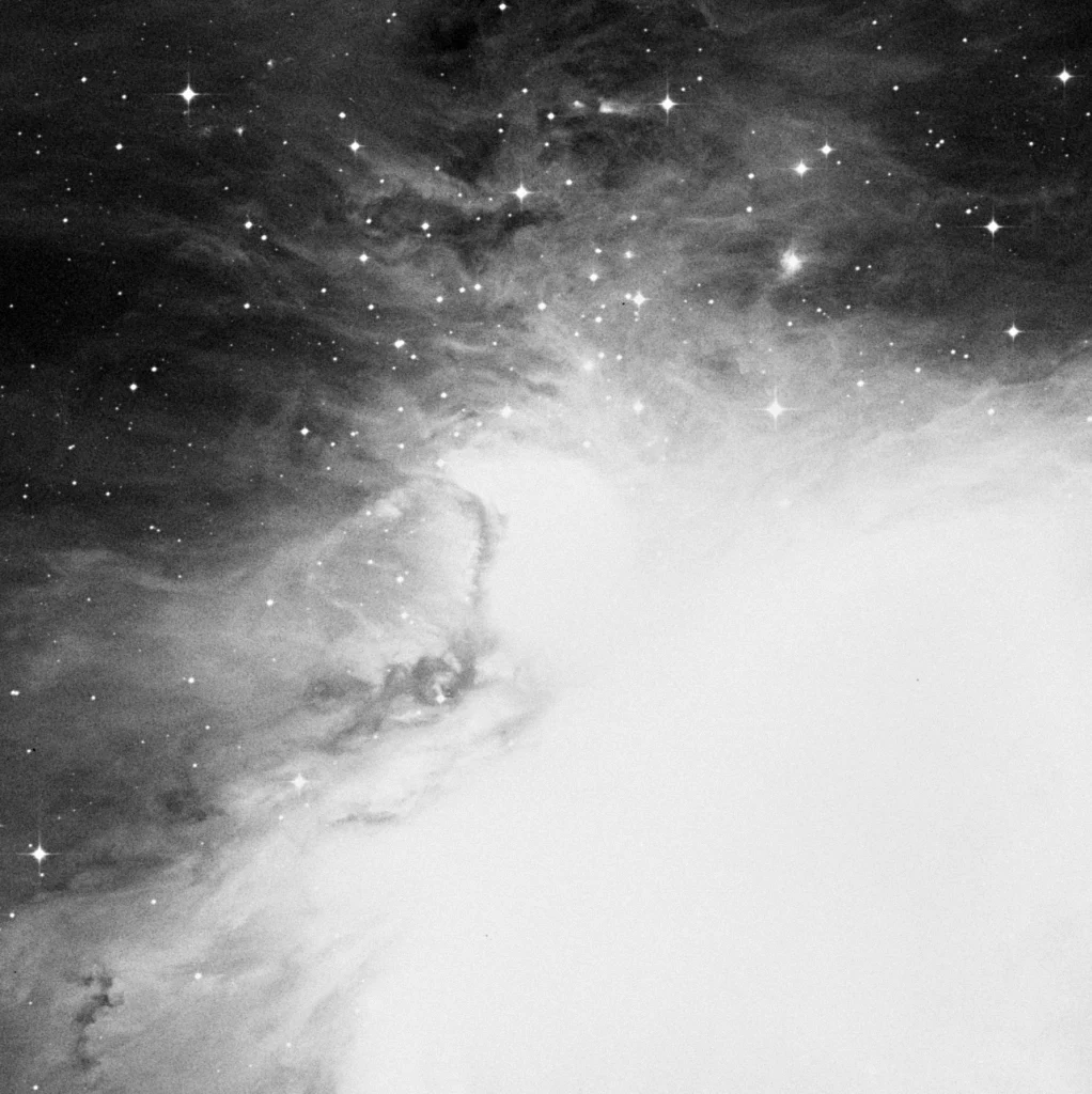 Imagem de referência (DSS2) de M43 — Nebulosa De Mairan — objeto ainda não capturado no observatório