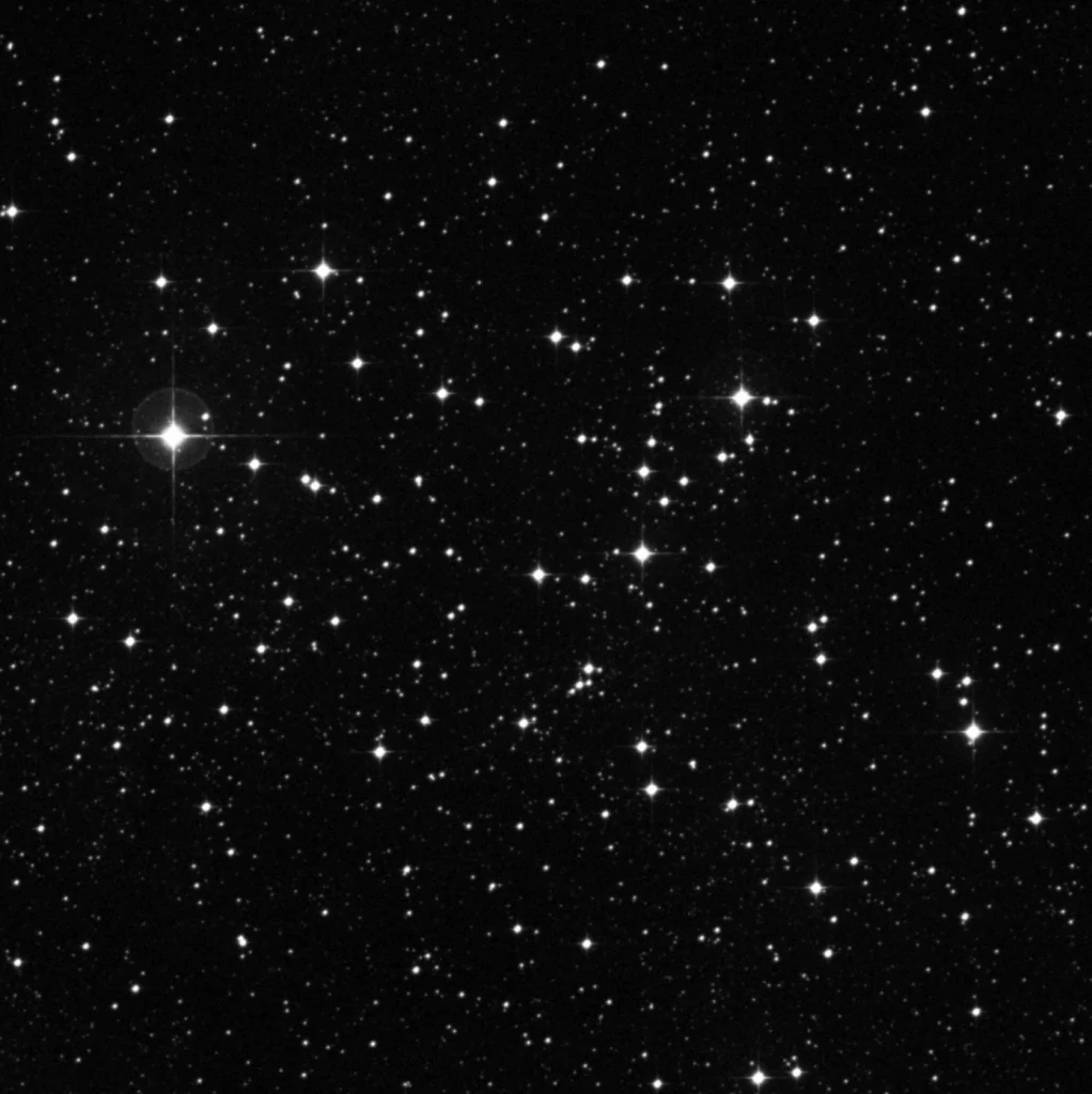 Imagem de referência (DSS2) de M6 — Butterfly Cluster — objeto ainda não capturado no observatório