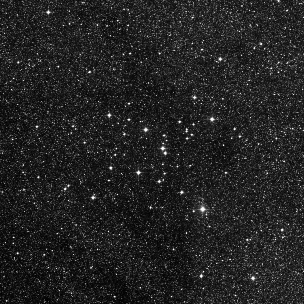 Imagem de referência (DSS2) de M7 — Ptolemy’s Cluster — objeto ainda não capturado no observatório
