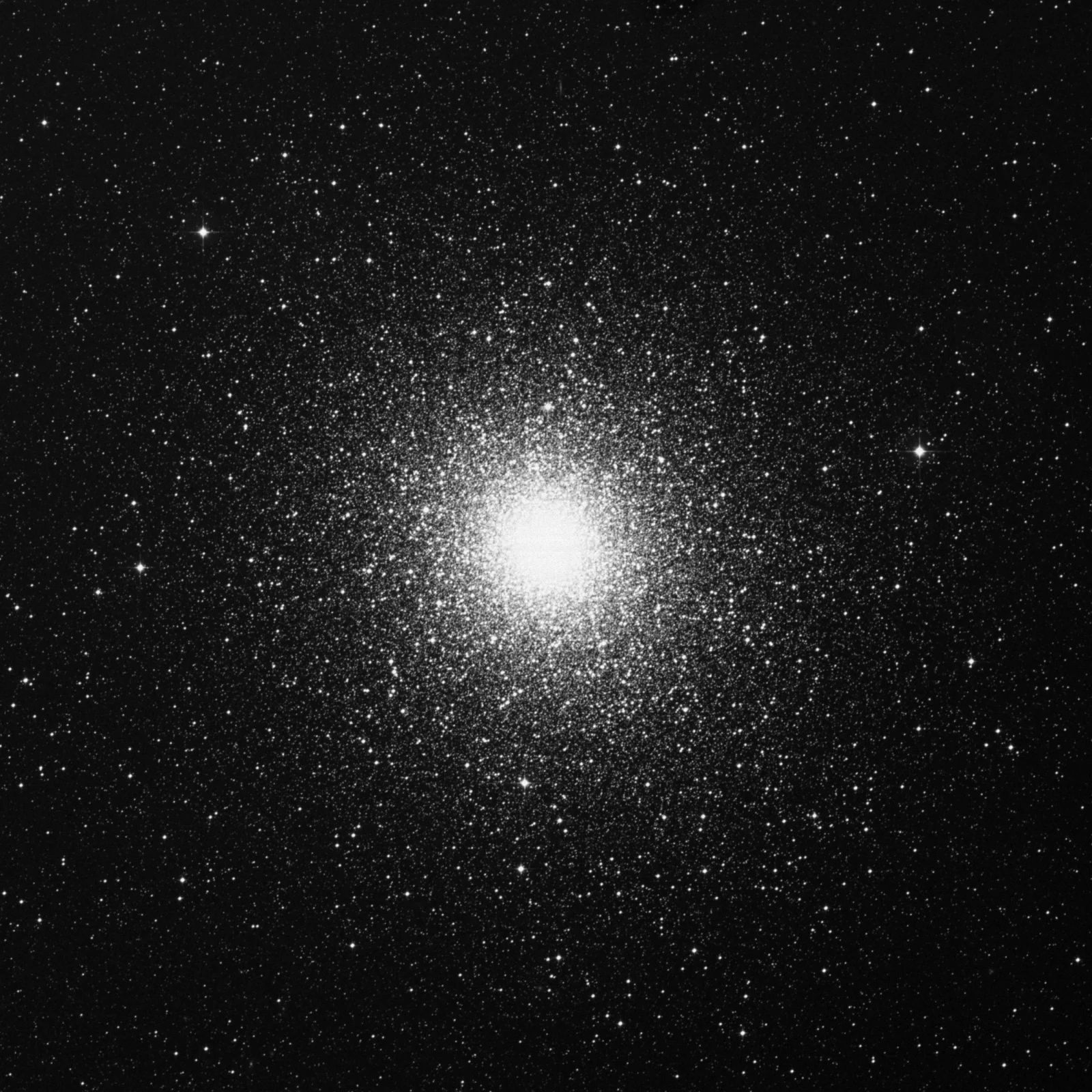Imagem de referência (DSS2) de NGC 104 — 47 Tucanae — objeto ainda não capturado no observatório