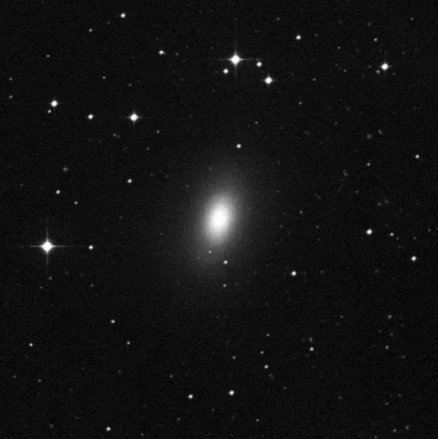 Imagem de referência (DSS2) de NGC 1340 — objeto ainda não capturado no observatório