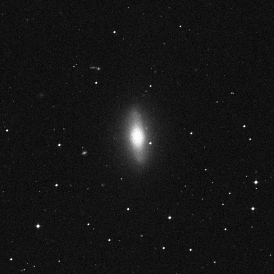 Imagem de referência (DSS2) de NGC 1380 — objeto ainda não capturado no observatório