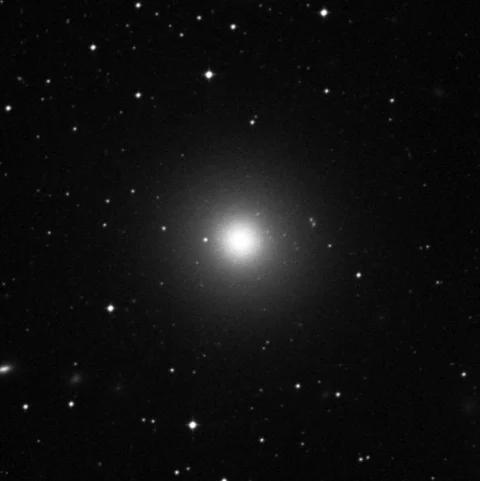 Imagem de referência (DSS2) de NGC 1407 — objeto ainda não capturado no observatório