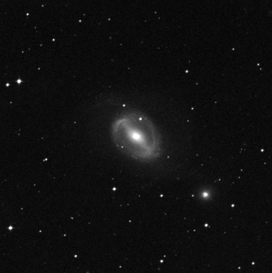 Imagem de referência (DSS2) de NGC 1512 — objeto ainda não capturado no observatório