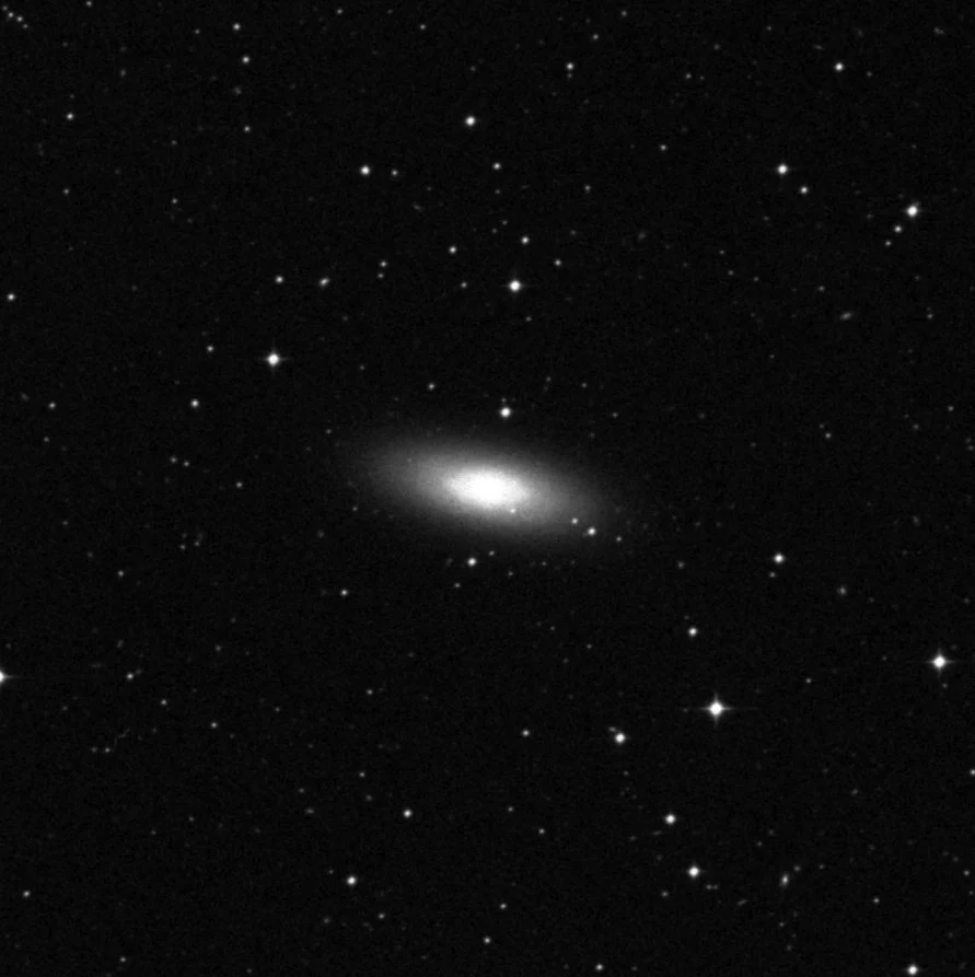 Imagem de referência (DSS2) de NGC 1527 — objeto ainda não capturado no observatório