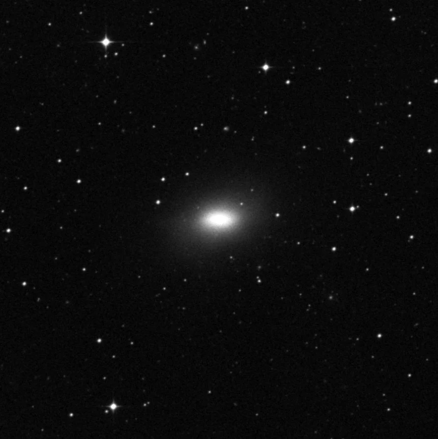 Imagem de referência (DSS2) de NGC 1537 — objeto ainda não capturado no observatório