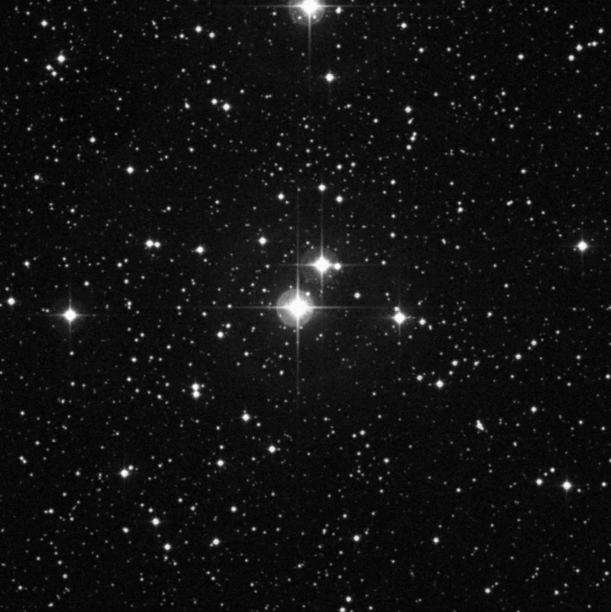 Imagem de referência (DSS2) de NGC 1545 — objeto ainda não capturado no observatório