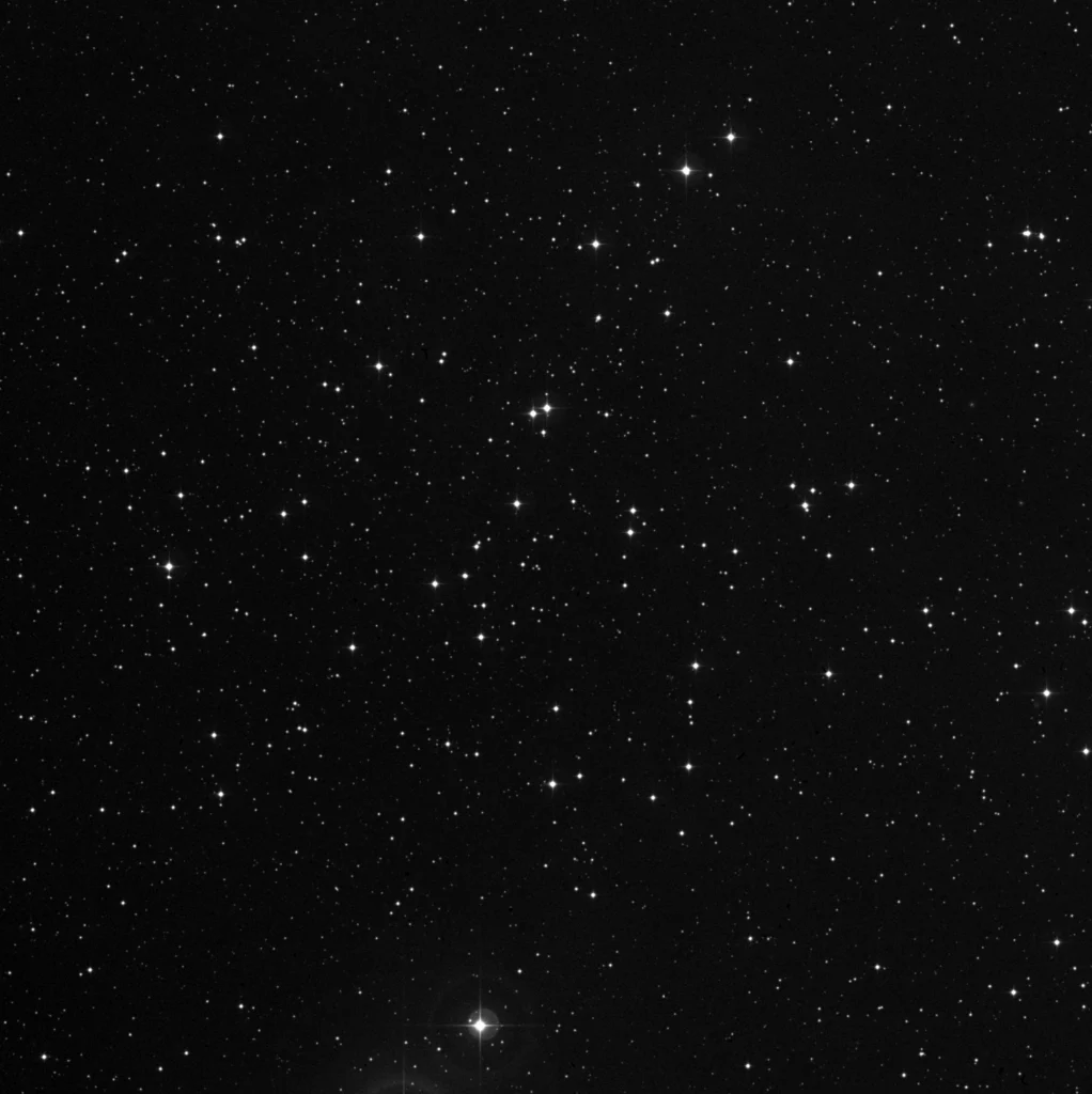Imagem de referência (DSS2) de NGC 1647 — objeto ainda não capturado no observatório