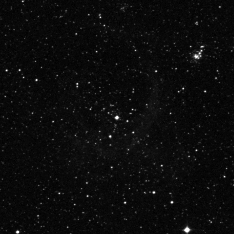 Imagem de referência (DSS2) de NGC 1747 — objeto ainda não capturado no observatório