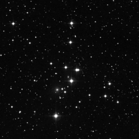 Imagem de referência (DSS2) de NGC 1807 — objeto ainda não capturado no observatório
