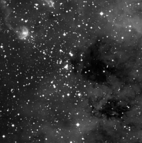 Imagem de referência (DSS2) de NGC 1893 — objeto ainda não capturado no observatório