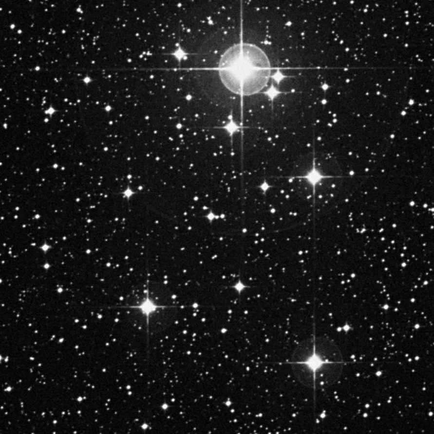 Imagem de referência (DSS2) de NGC 2232 — objeto ainda não capturado no observatório