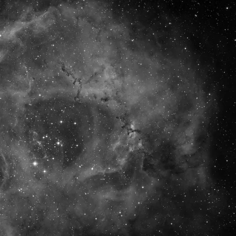 Imagem de referência (DSS2) de NGC 2237 — Nebulosa da Roseta — objeto ainda não capturado no observatório