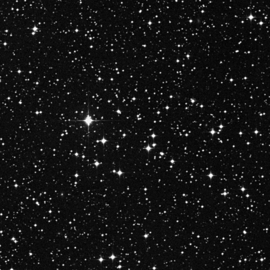 Imagem de referência (DSS2) de NGC 2250 — objeto ainda não capturado no observatório