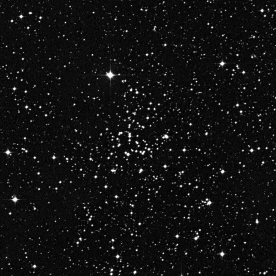 Imagem de referência (DSS2) de NGC 2309 — objeto ainda não capturado no observatório