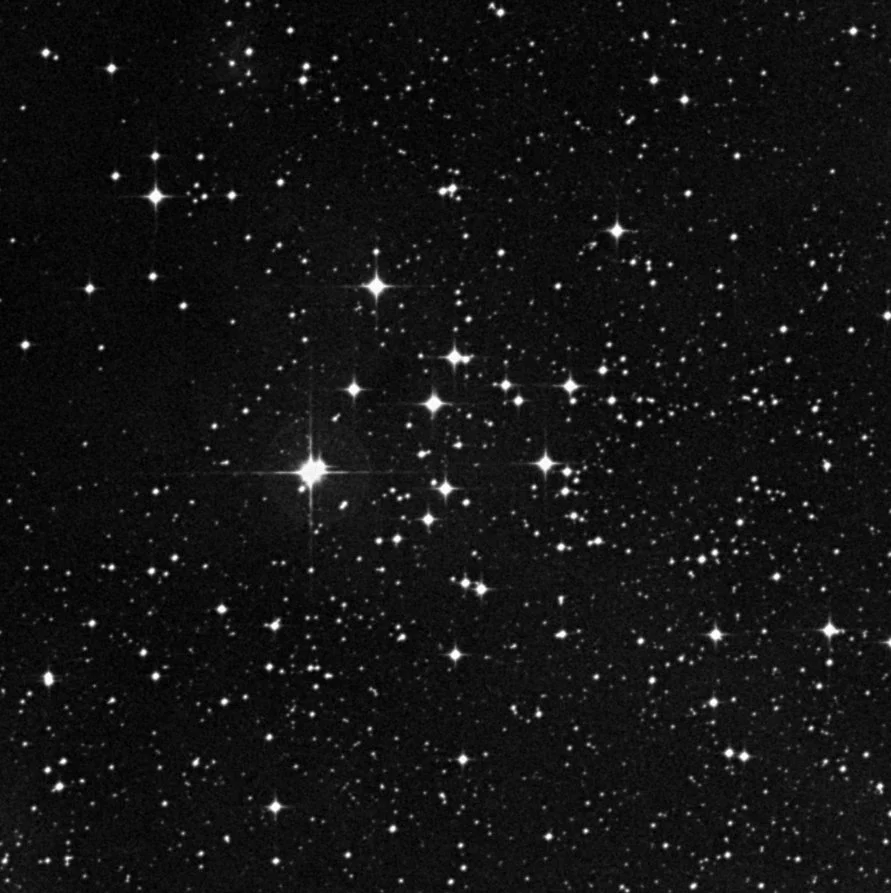 Imagem de referência (DSS2) de NGC 2343 — objeto ainda não capturado no observatório