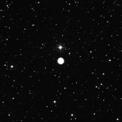 Imagem de referência (DSS2) de NGC 2392 — Nebulosa do Esquimó — objeto ainda não capturado no observatório