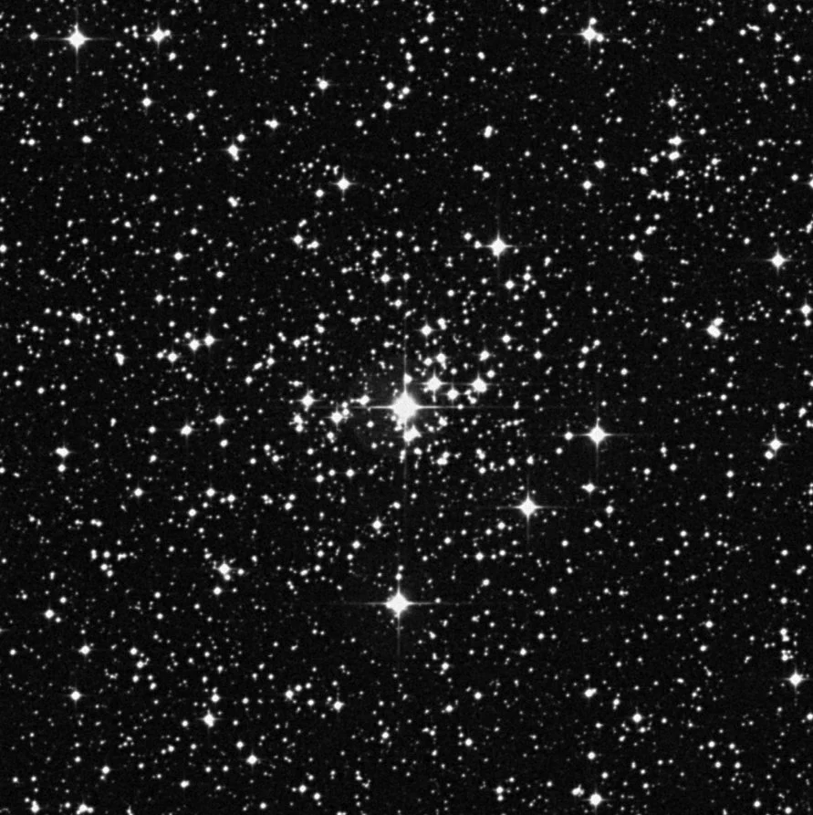 Imagem de referência (DSS2) de NGC 2414 — objeto ainda não capturado no observatório