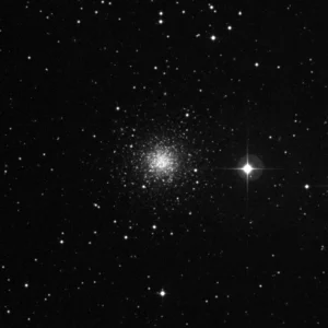 Imagem de referência (DSS2) de NGC 2419 — objeto ainda não capturado no observatório