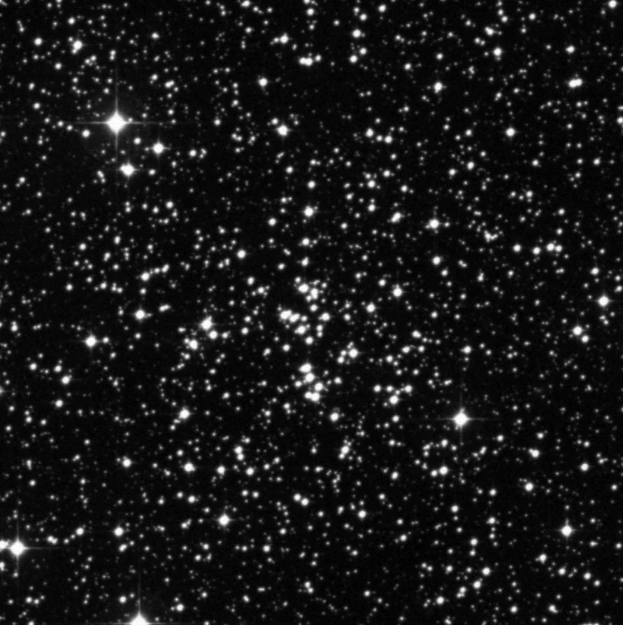 Imagem de referência (DSS2) de NGC 2432 — objeto ainda não capturado no observatório