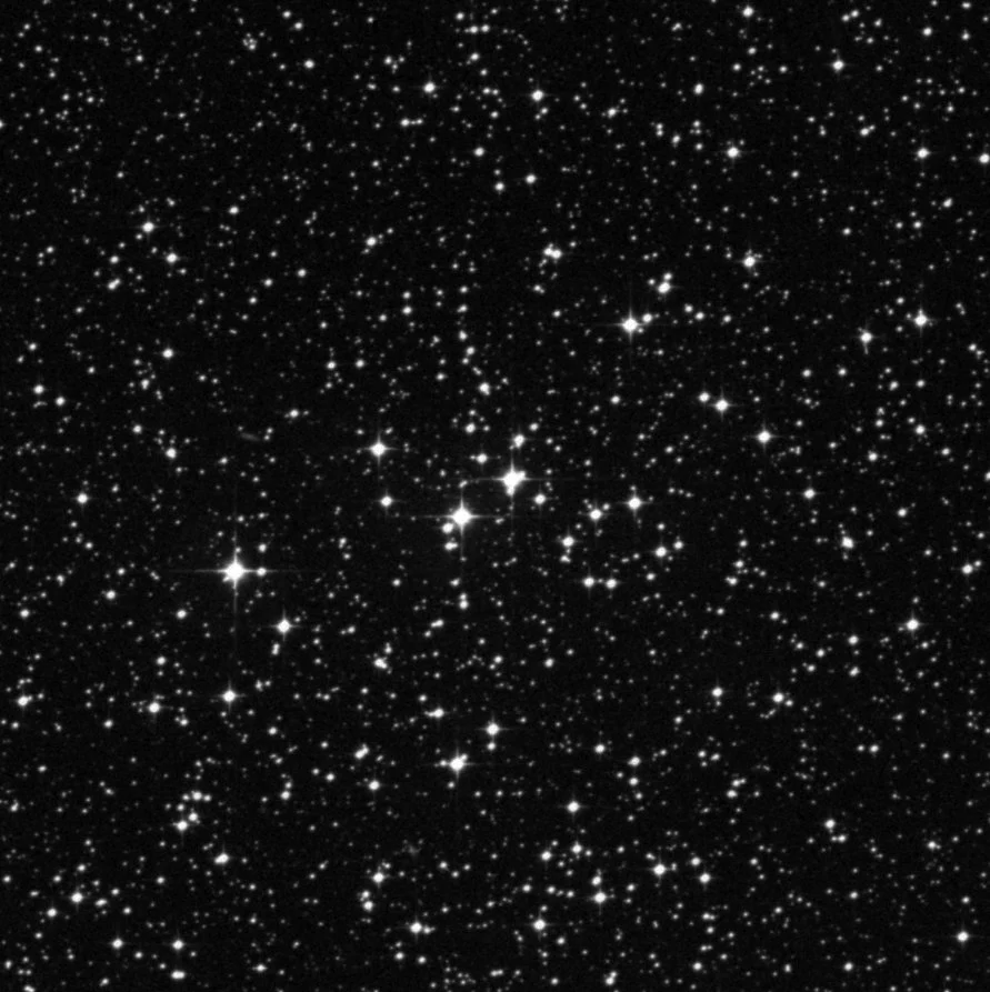 Imagem de referência (DSS2) de NGC 2571 — objeto ainda não capturado no observatório