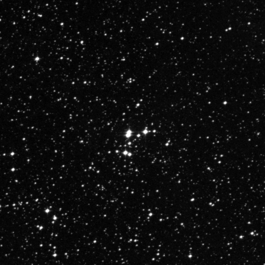 Imagem de referência (DSS2) de NGC 2645 — objeto ainda não capturado no observatório