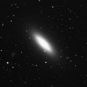 Imagem de referência (DSS2) de NGC 3115 — Spindle Galaxy — objeto ainda não capturado no observatório