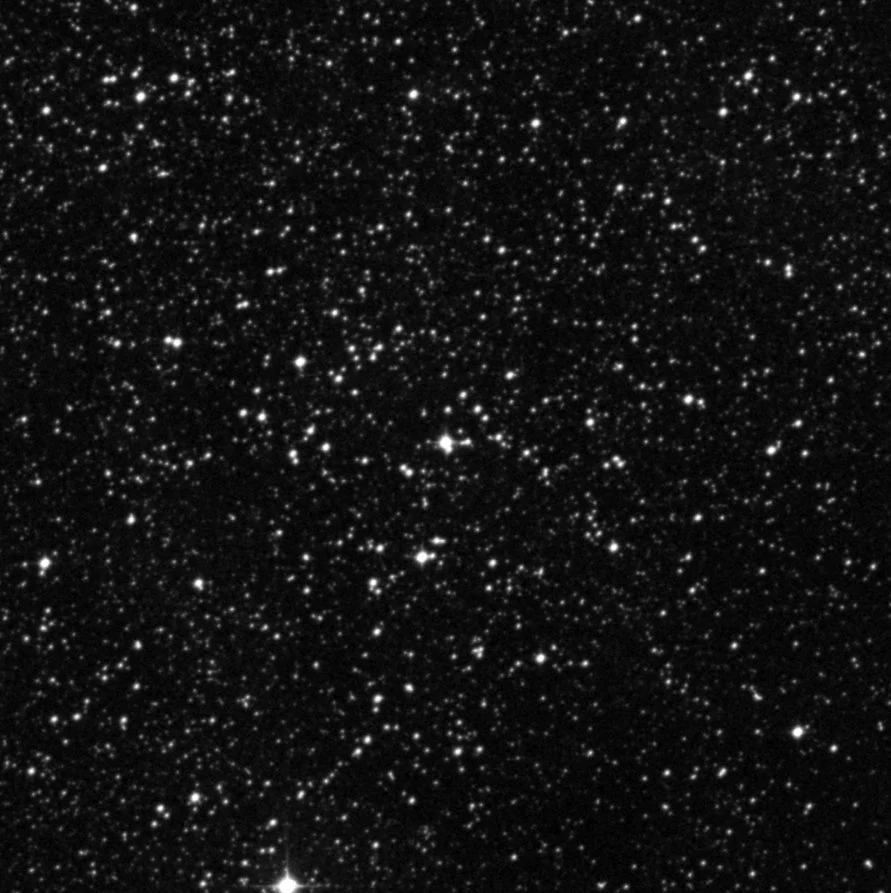 Imagem de referência (DSS2) de NGC 3519 — objeto ainda não capturado no observatório