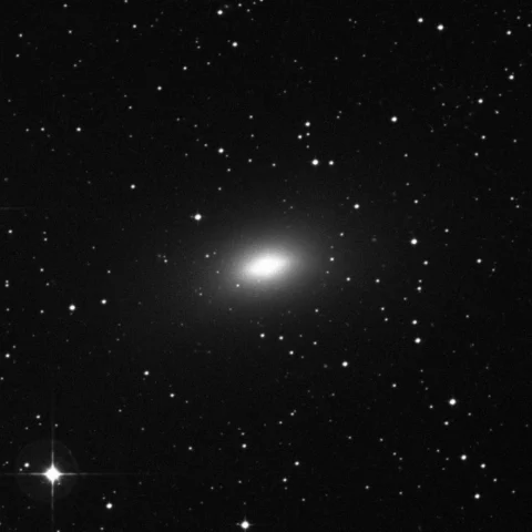 Imagem de referência (DSS2) de NGC 3585 — objeto ainda não capturado no observatório