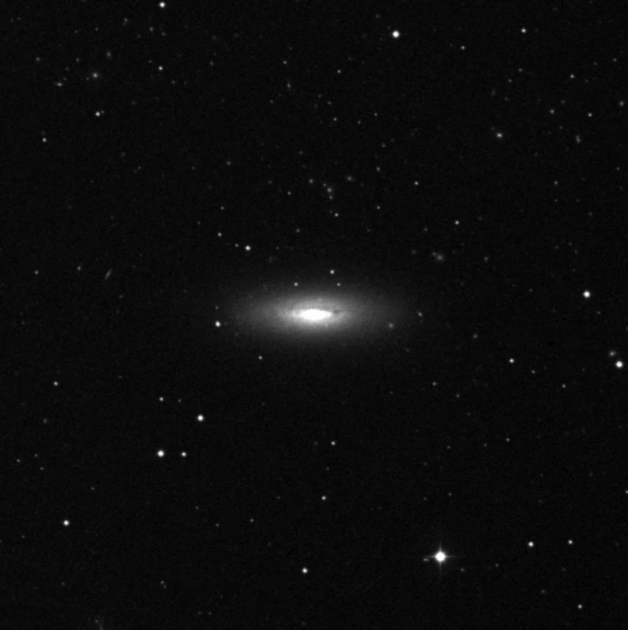 Imagem de referência (DSS2) de NGC 3593 — objeto ainda não capturado no observatório