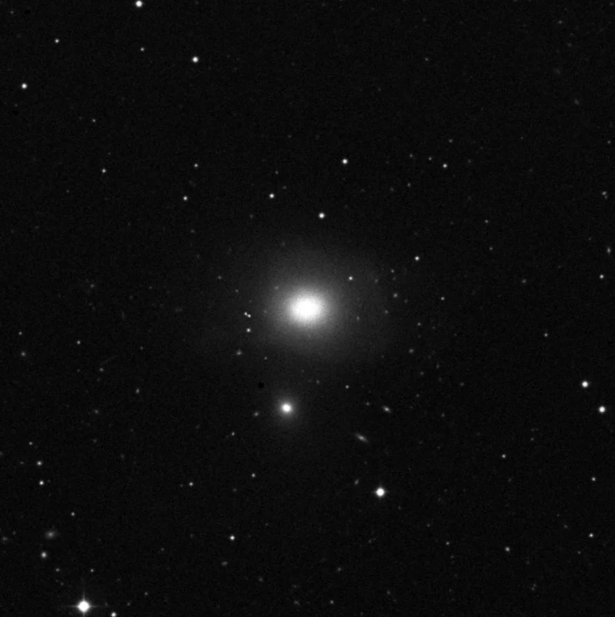 Imagem de referência (DSS2) de NGC 3640 — objeto ainda não capturado no observatório