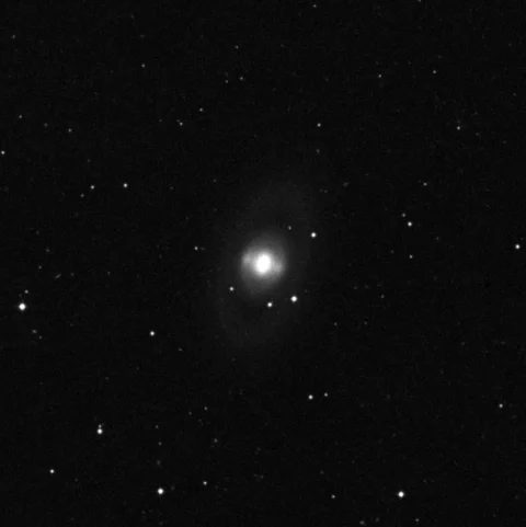 Imagem de referência (DSS2) de NGC 3945 — objeto ainda não capturado no observatório