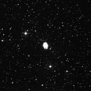 Imagem de referência (DSS2) de NGC 40 — Bow-Tie nebula — objeto ainda não capturado no observatório