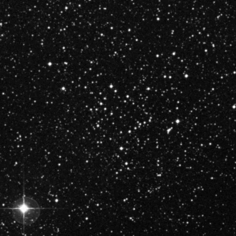 Imagem de referência (DSS2) de NGC 4052 — objeto ainda não capturado no observatório