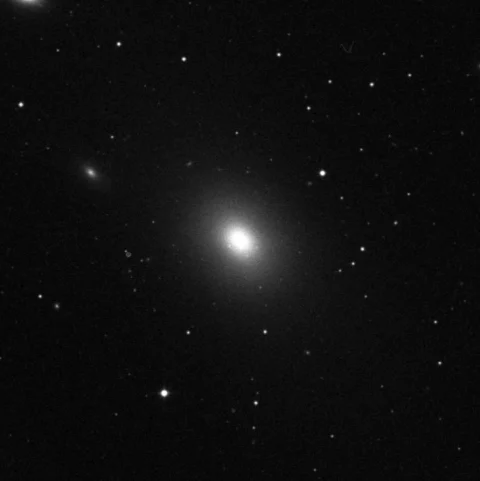 Imagem de referência (DSS2) de NGC 4365 — objeto ainda não capturado no observatório