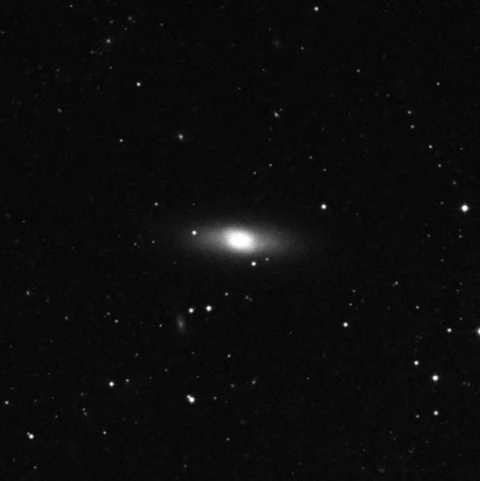 Imagem de referência (DSS2) de NGC 4442 — objeto ainda não capturado no observatório
