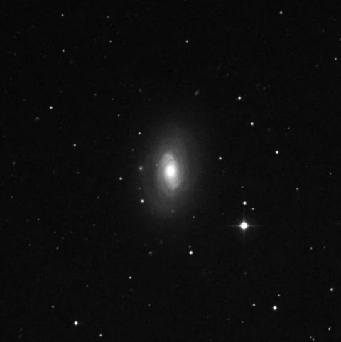 Imagem de referência (DSS2) de NGC 4450 — objeto ainda não capturado no observatório