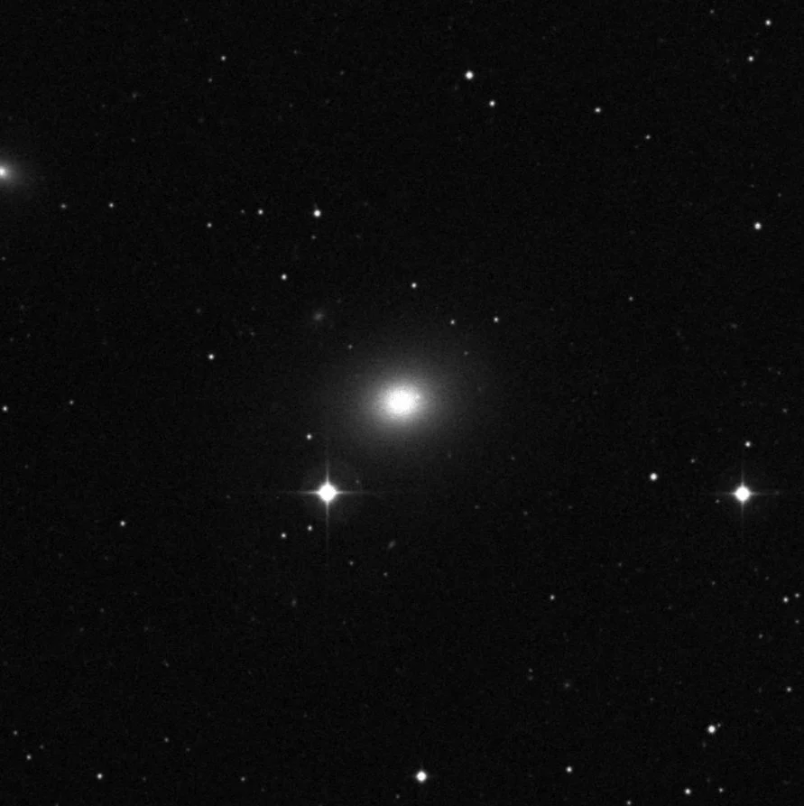 Imagem de referência (DSS2) de NGC 4459 — objeto ainda não capturado no observatório