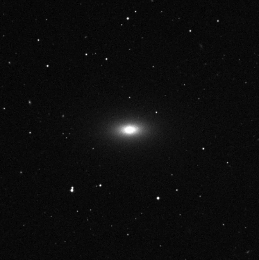 Imagem de referência (DSS2) de NGC 4473 — objeto ainda não capturado no observatório