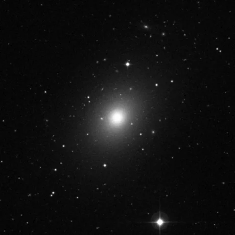 Imagem de referência (DSS2) de NGC 4636 — objeto ainda não capturado no observatório