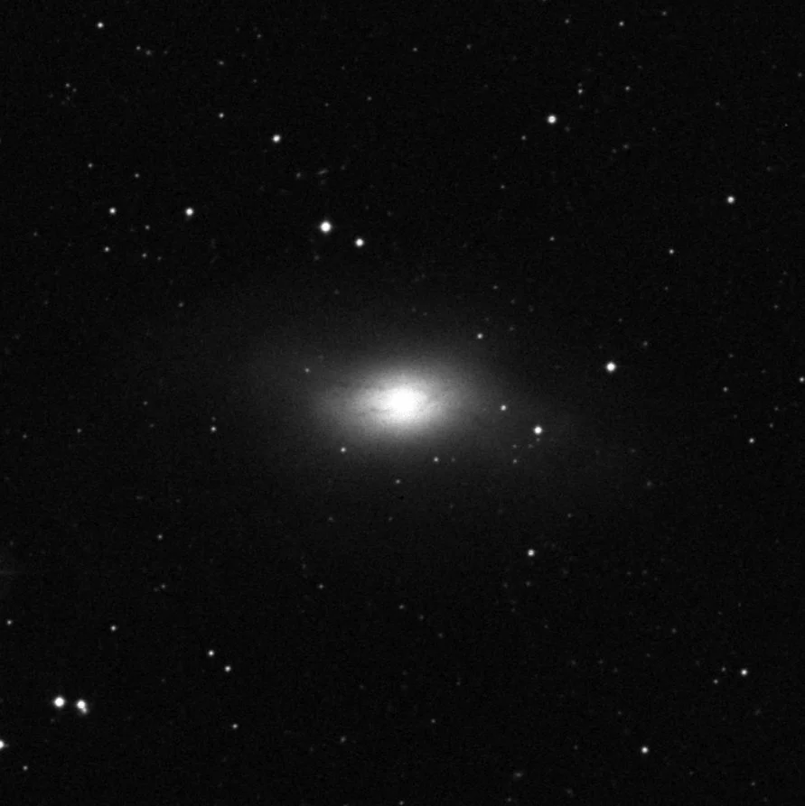 Imagem de referência (DSS2) de NGC 4753 — objeto ainda não capturado no observatório