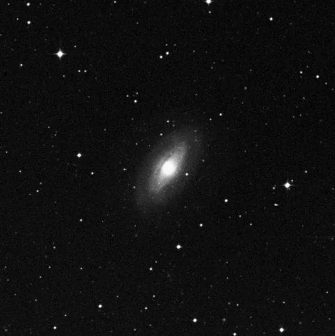 Imagem de referência (DSS2) de NGC 4772 — objeto ainda não capturado no observatório