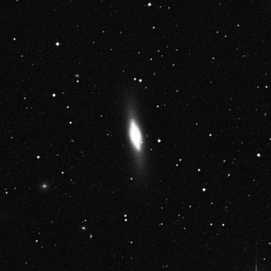 Imagem de referência (DSS2) de NGC 4958 — objeto ainda não capturado no observatório