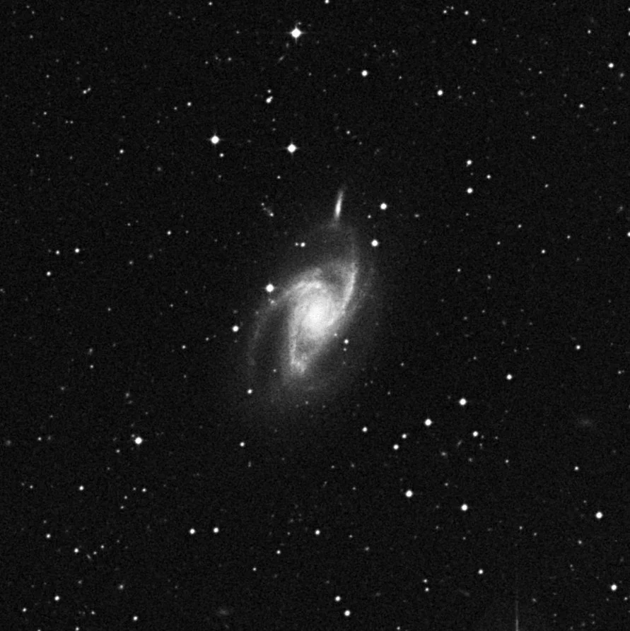 Imagem de referência (DSS2) de NGC 5054 — objeto ainda não capturado no observatório