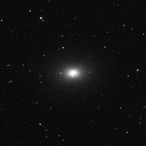 Imagem de referência (DSS2) de NGC 5322 — objeto ainda não capturado no observatório