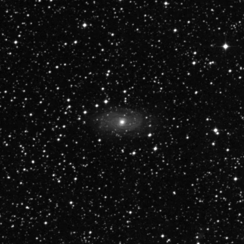 Imagem de referência (DSS2) de NGC 5688 — objeto ainda não capturado no observatório